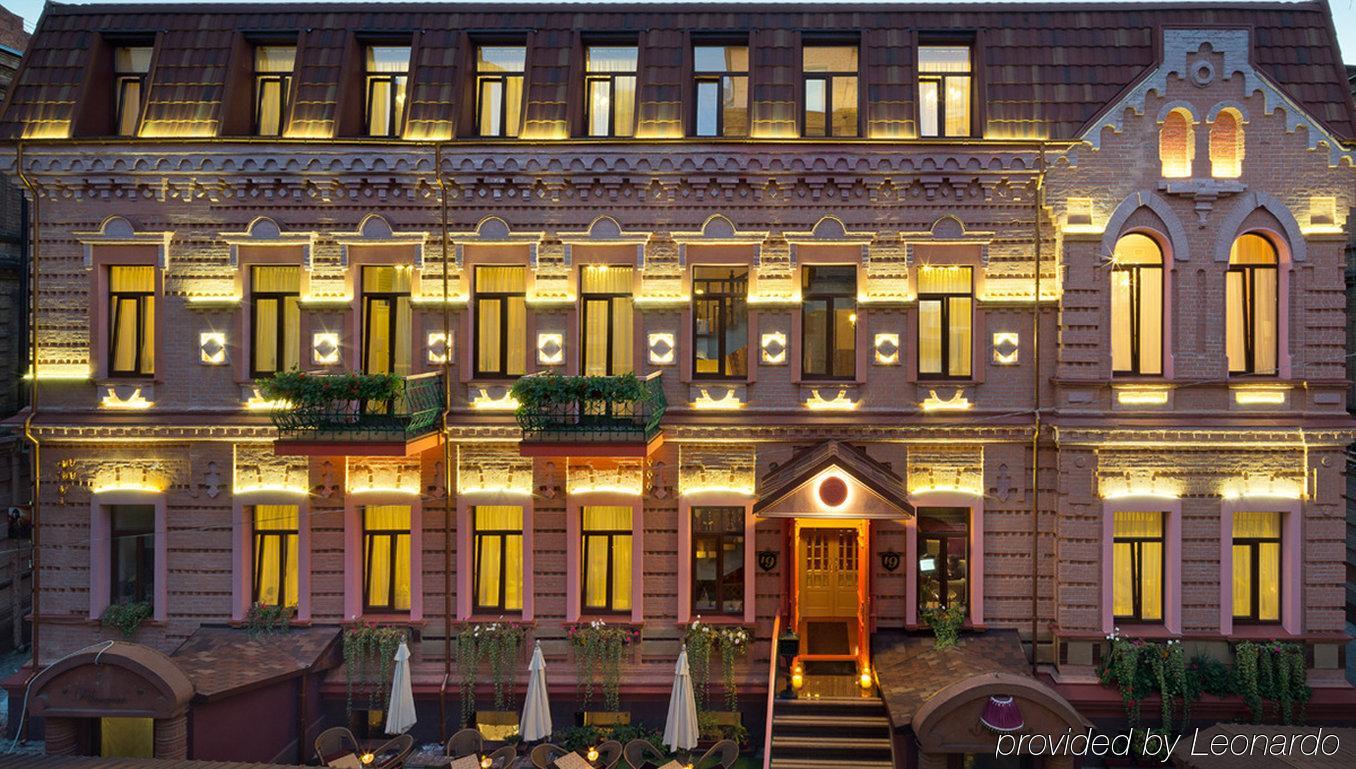 Hotel 19 Charkiv Esterno foto